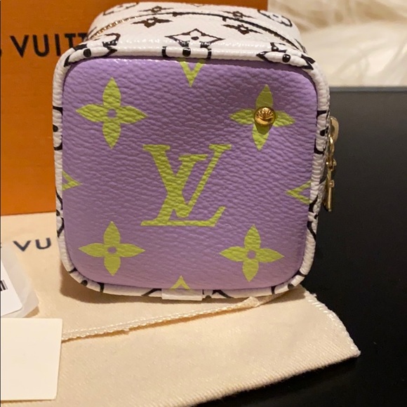 💕  Louis Vuitton Giant Monogram Cube Coin Purse💕 - Picture 6 of 12